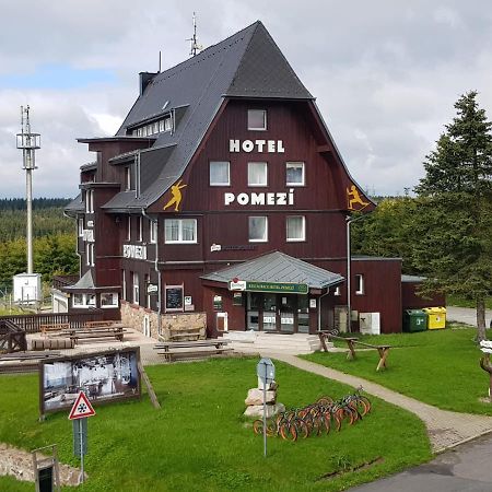 Hotel A Restaurace Pomezi Cínovec المظهر الخارجي الصورة