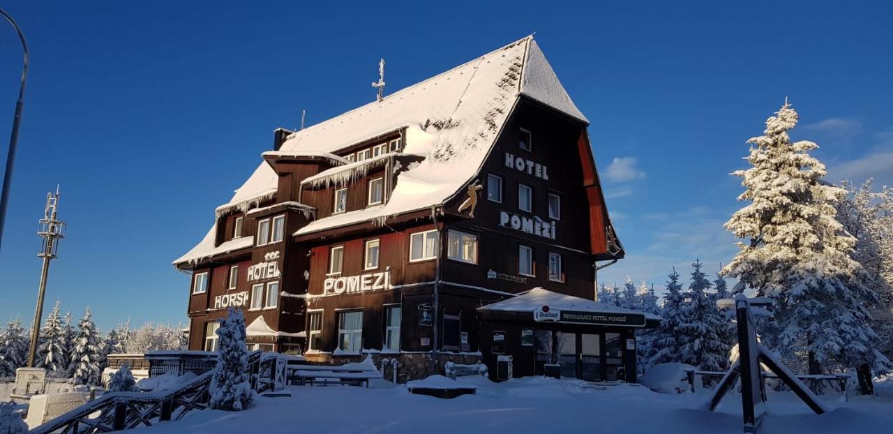 Hotel A Restaurace Pomezi Cínovec المظهر الخارجي الصورة