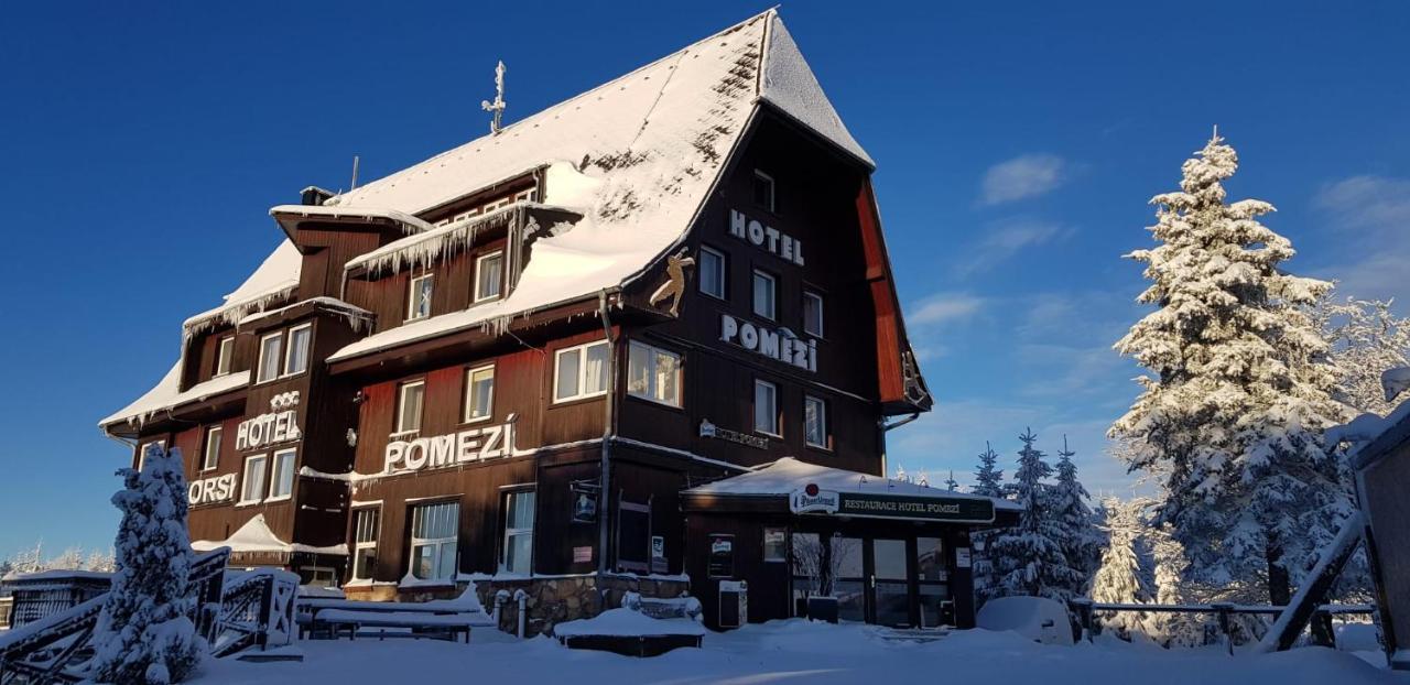 Hotel A Restaurace Pomezi Cínovec المظهر الخارجي الصورة