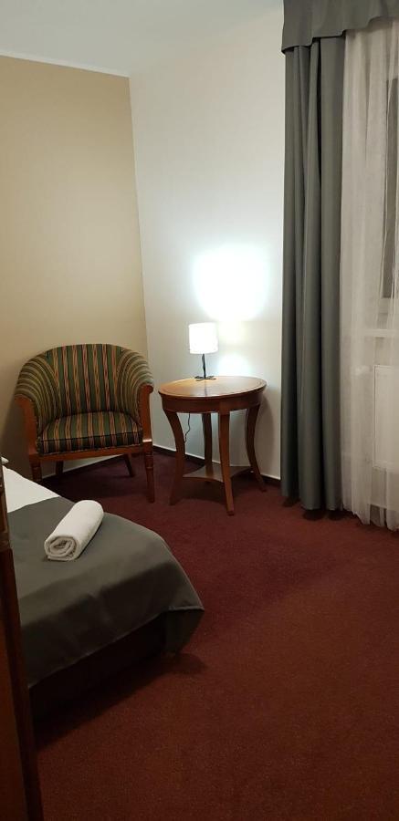 Hotel A Restaurace Pomezi Cínovec المظهر الخارجي الصورة